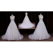 Robe de mariée en dentelle blanche sans bretelles